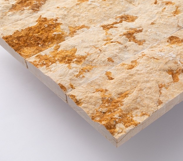Természetes Kőburkolat_Limestone Sunny roppantott 7 x 30 x 1 cm szabályos