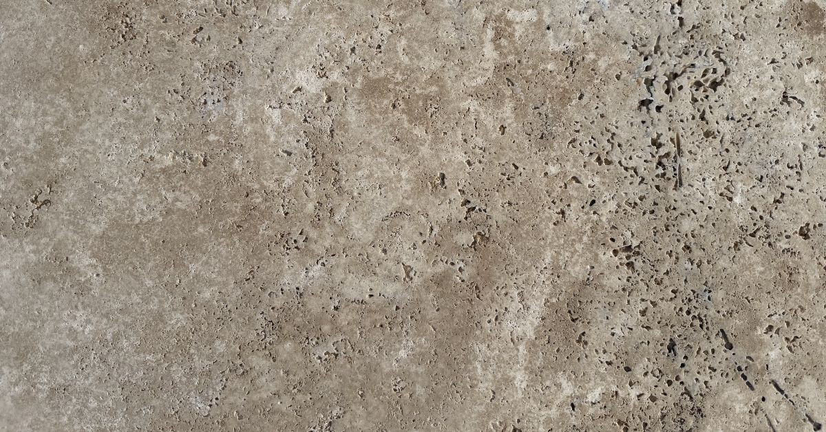 Természetes kőburkolatok_Travertin Gea antikolt tömítetlen 40,6*61*1,2 cm szabályos