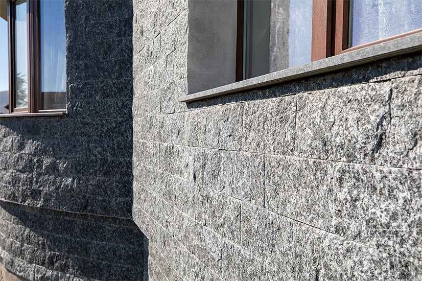Természetes Burkolókő Serizzó Fekete-Fehér Gránit