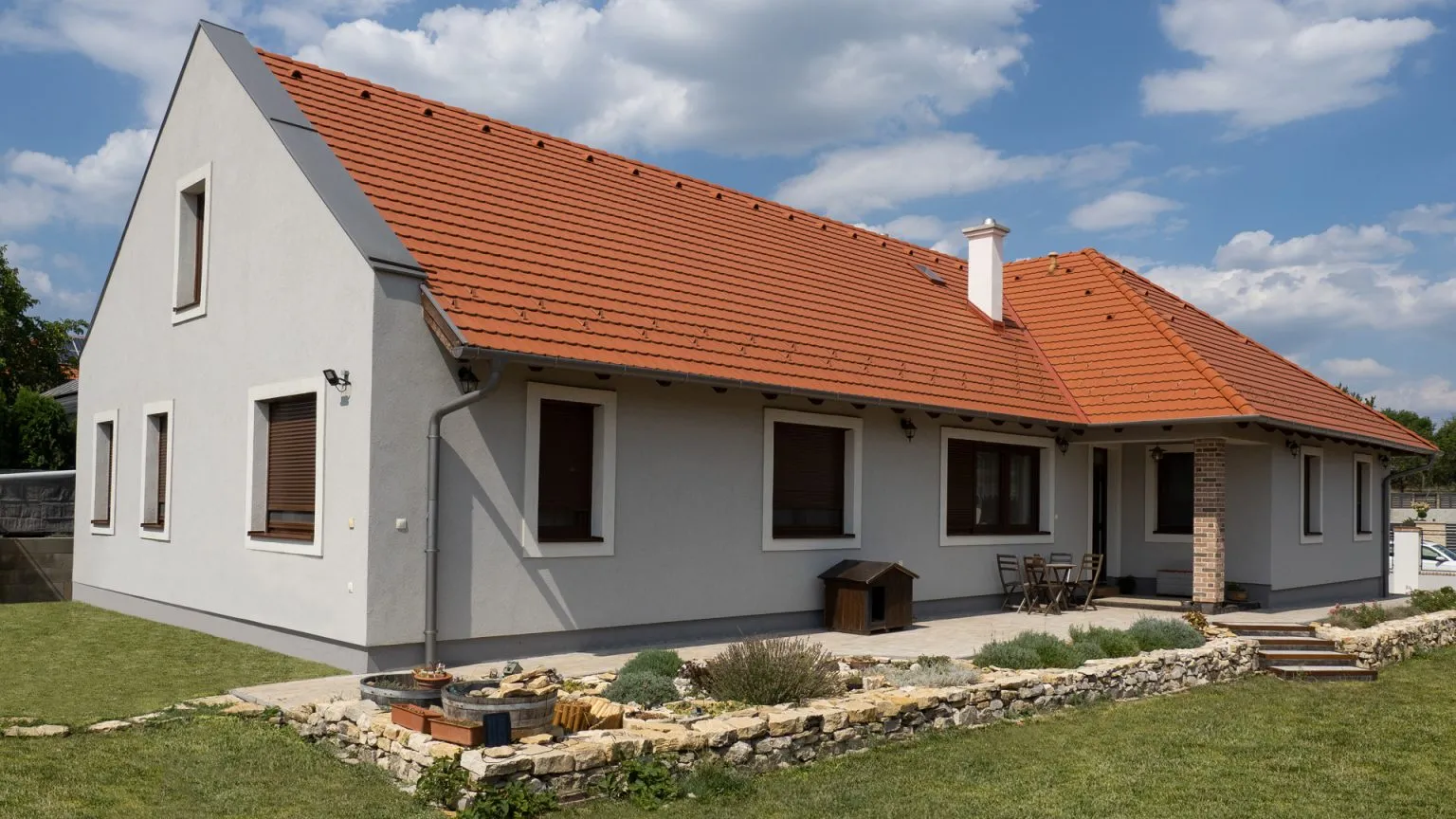 TERRÁN RUNDO KORALL 3/4-es szegélycserép bal