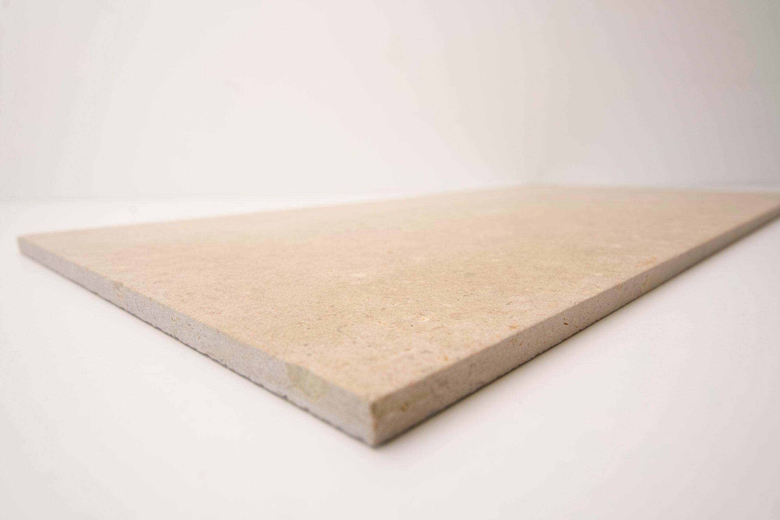 Természetes kőburkolatok_Mediterrán prémium mészkő falburkolat /55004/ fémkefélt 60*30*1 cm