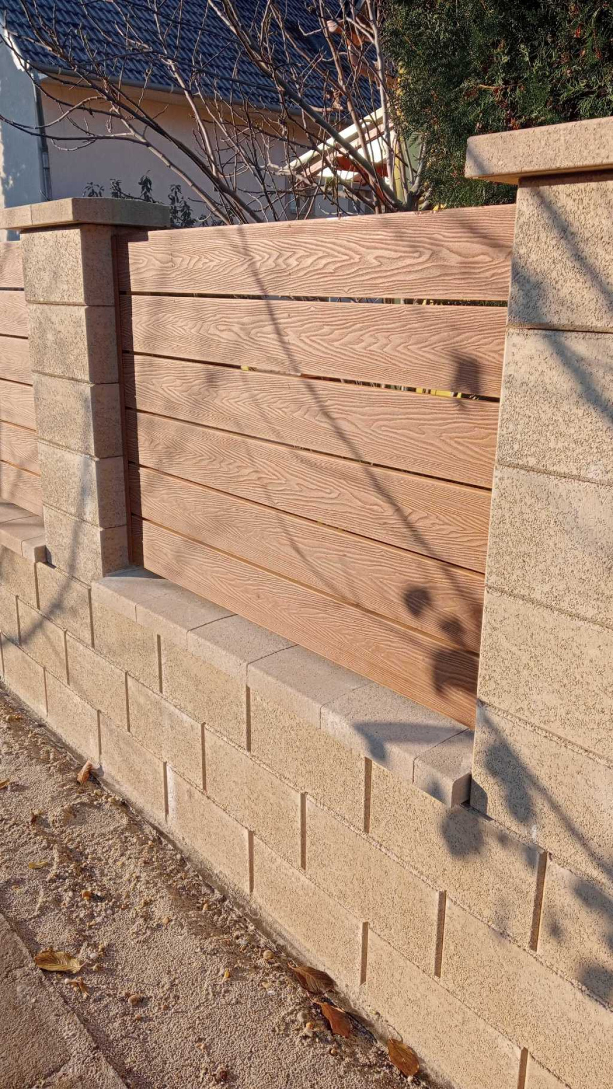 Mediterrán WPC 20*140*5800 mm 3D famintás kerítéselem szahara