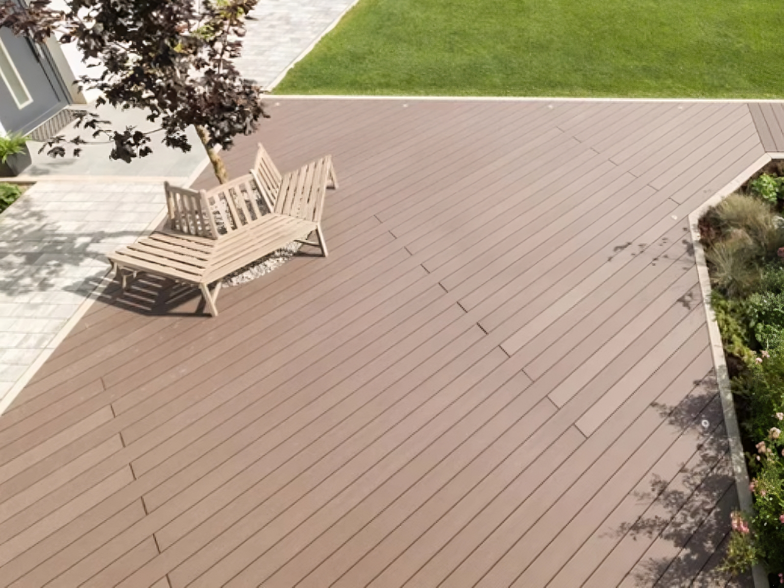 WPC-teraszburkolat-a-modern-es-gondozasmentes-megoldas-kulterre