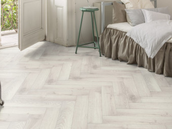 Kaindl_Alnwick Tölgy halszálkás laminált padló 630*126*8 mm /32744 HO/