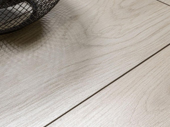 KAINDL CLASSIC STANDARD 8 MM tölgy MICHIGAN KENT Laminált 1383x193x8 mm /K2590/
