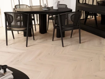 Melegburkolat_Barlinek matt-lakkozott szalagparketta Trivor Tölgy Chevron 725*130*14 mm
