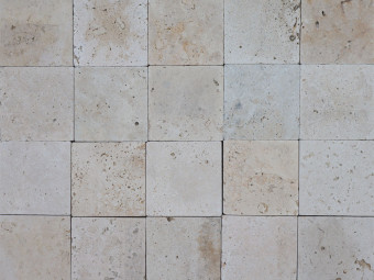 Természetes Kőburkolat_Classic Travertin, bézs mészkőlapok, 10 x 10 x 1 cm