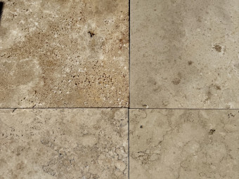 Természetes kőburkolatok_Travertin Gea antikolt tömítetlen 40,6*61*1,2 cm szabályos