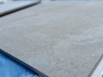 Kőporcelán_ Quarzo Grigio 80 x 80 x 2cm