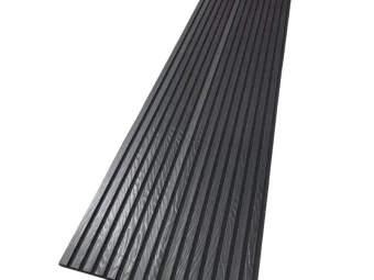 Mediterrán R_AquaWood Black Oak vízálló akusztikus falpanel 2800*600*21 mm