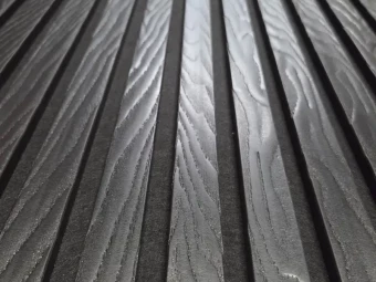 Mediterrán R_AquaWood Black Oak vízálló akusztikus falpanel 2800*600*21 mm
