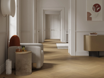Melegburkolat_Barlinek SPC Antic Oak halszálkás 639,5*127,9*6mm