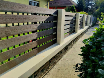 Mediterrán WPC 20*140*2900 mm 3D famintás kerítéselem sötétbarna