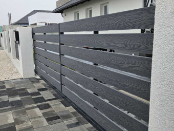 Mediterrán WPC 20*140*2900 mm 3D famintás kerítéselem világosszürke