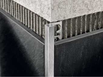 Szögletes Profilok_Progress Projolly Square Tiltex Szögletes Polírozott Szálcsiszolt Ezüst Alumínium Élprofil 10 mm 2,7m/szál /PJQSBX 10/