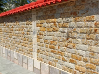 Rodhos Arany Gneisz Szabályos SPRENGELT  15 x vh Kőburkolat