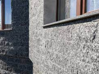 Serizzo Gránit Szabályos 15 x 31 Kőburkolat